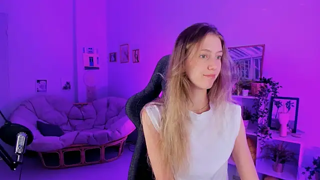 Snapshot of Sharon_Evansi chatting on 28, 12, 2024 Sharon Evansi online show from 28, 12, 2024