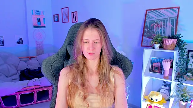 Snapshot of Sharon_Evansi chatting on 6, 3, 2025 Sharon Evansi online show from 6, 3, 2025