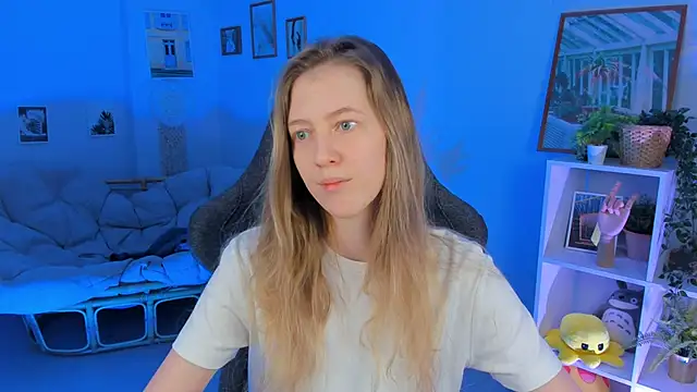 Snapshot of Sharon_Evansi chatting on 9, 3, 2025 Sharon Evansi online show from 9, 3, 2025