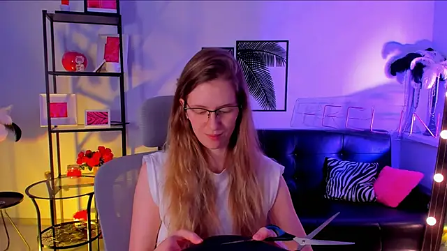 Snapshot of Sharon_Evansi chatting on 14, 3, 2025 Sharon Evansi online show from 14, 3, 2025