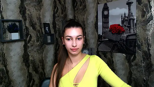 KarolinaRosse  online show from 4, 1, 2025