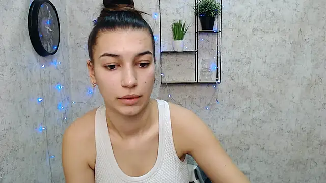 KarolinaRosse  online show from 29, 1, 2025
