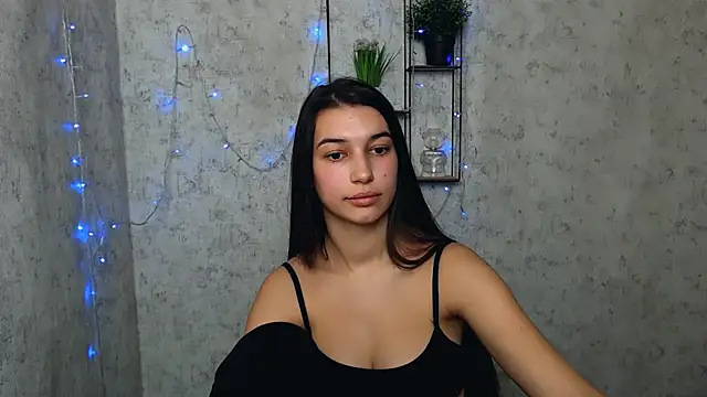 KarolinaRosse  online show from 28, 2, 2025