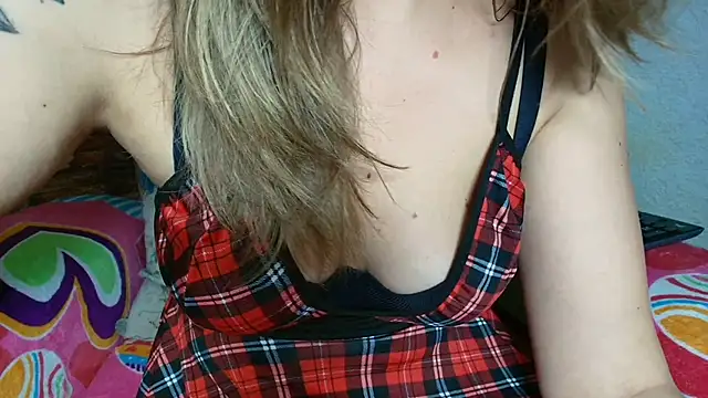 andradahot15 online show from 4, 11, 2025