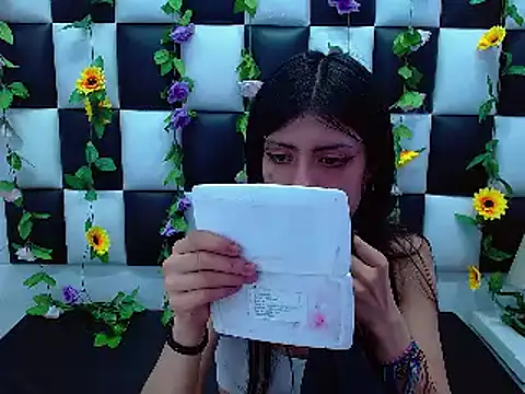 Morgana Smit online show from 4, 2, 2025