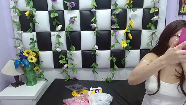 Morgana Smit online show from 21, 2, 2025