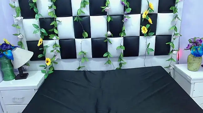 Morgana Smit online show from 5, 3, 2025