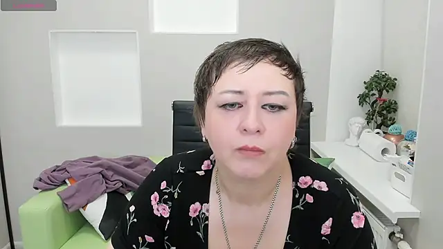 Snapshot of Dolorys chatting on 8, 12, 2024 Dolorys online show from 8, 12, 2024