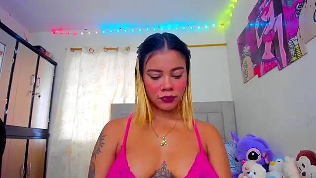 Snapshot of Miranda-brow chatting on 20, 12, 2024 Miranda-brow online show from 20, 12, 2024