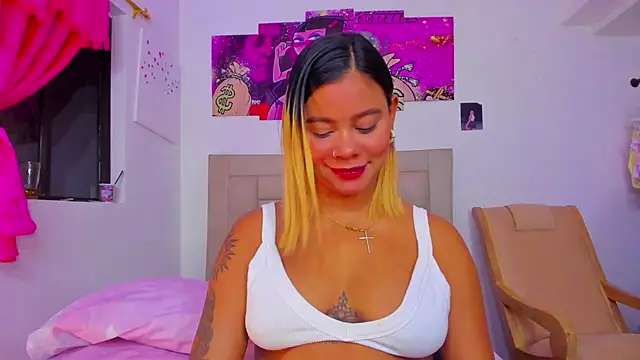 Snapshot of Miranda-brow chatting on 8, 2, 2025 Miranda-brow online show from 8, 2, 2025