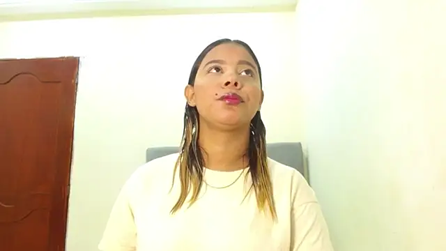 Snapshot of Miranda-brow chatting on 9, 9, 2025 Miranda-brow online show from 9, 9, 2025