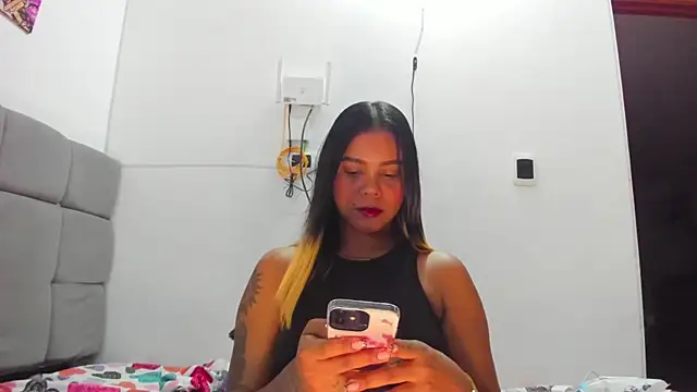 Snapshot of Miranda-brow chatting on 9, 11, 2025 Miranda-brow online show from 9, 11, 2025