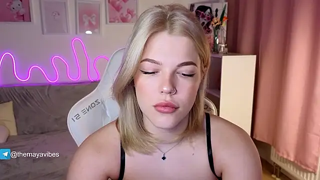 Maya Rave online show from 5, 2, 2026