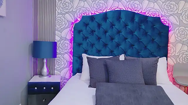 HazelMoret online show from 17, 2, 2026