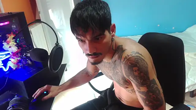 Snapshot of Badboyi1997 chatting on 13, 10, 2025 Badboyi1997 online show from 13, 10, 2025