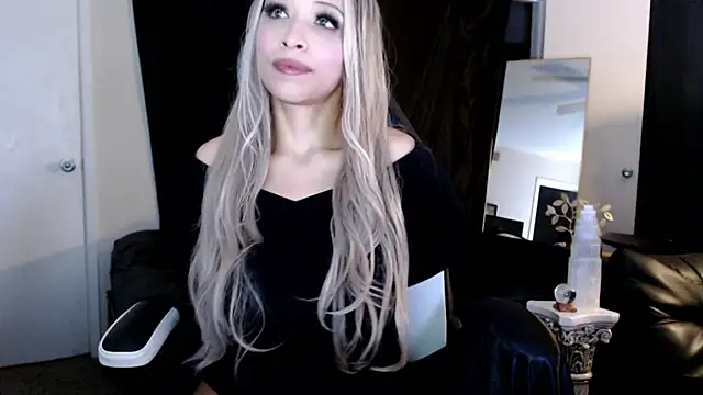 liadivina online show from 14, 3, 2025