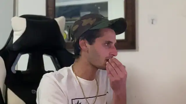 Snapshot of Dylansd chatting on 19, 12, 2024 Dylansd online show from 19, 12, 2024