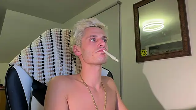 Snapshot of Dylansd chatting on 12, 1, 2025 Dylansd online show from 12, 1, 2025