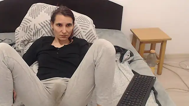 pussywetsquirty online show from 16, 4, 2026