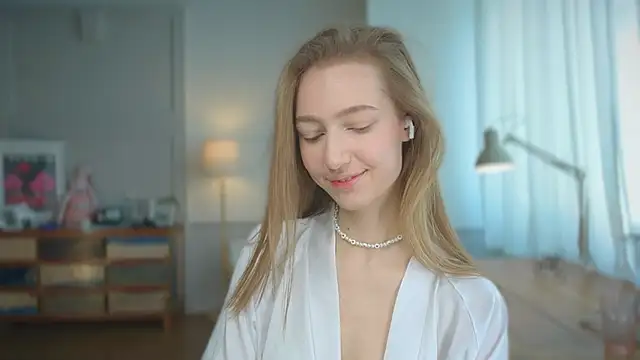 solar bella online show from 27, 2, 2025