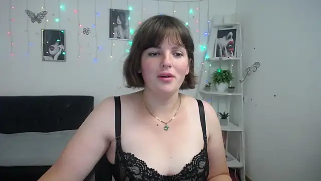 Snapshot of StaceyLex chatting on 10, 9, 2025 StaceyLex online show from 10, 9, 2025