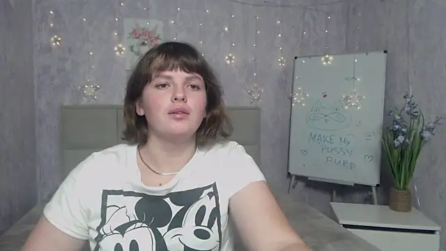 Snapshot of StaceyLex chatting on 5, 11, 2025 StaceyLex online show from 5, 11, 2025