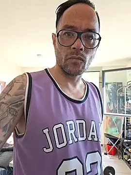 mileflav0r online show from 20, 4, 2026