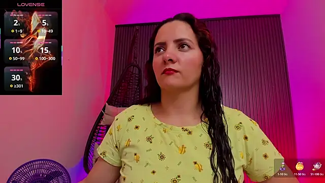 Snapshot of gaby_flow chatting on 2, 11, 2025 gaby flow online show from 2, 11, 2025