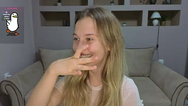 LinaCristonsen online show from 10, 9, 2025