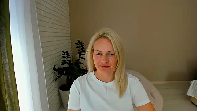 Alicee Gracee online show from 11, 9, 2025