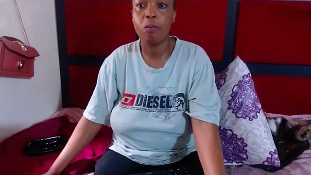 Snapshot of MaximTease24 chatting on 14, 12, 2025 MaximTease24 online show from 14, 12, 2025