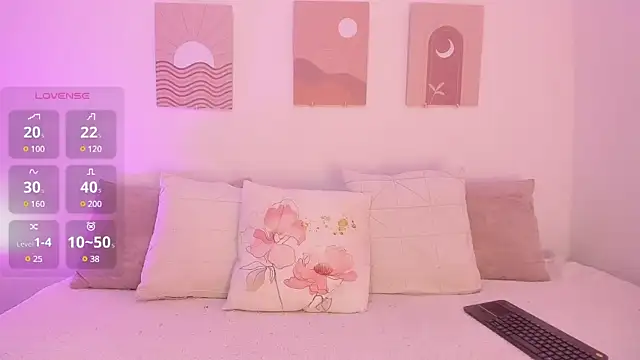 Snapshot of Mia_Heartt chatting on 7, 2, 2025 Mia Heartt online show from 7, 2, 2025