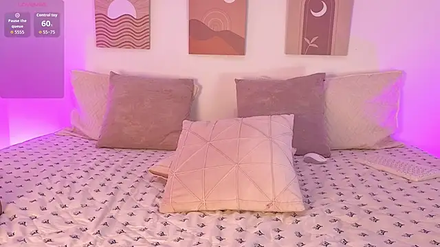 Snapshot of Mia_Heartt chatting on 2, 12, 2025 Mia Heartt online show from 2, 12, 2025