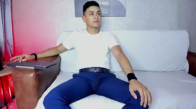 Lucii fer  online show from 28, 2, 2025