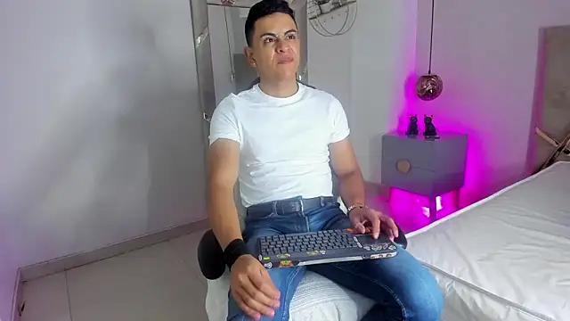 Lucii fer  online show from 20, 11, 2025