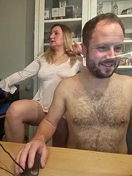 Snapshot of CoupleKitty chatting on 9, 11, 2025 CoupleKitty online show from 9, 11, 2025