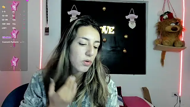 Snapshot of queen-natty chatting on 6, 12, 2024 queen-natty online show from 6, 12, 2024