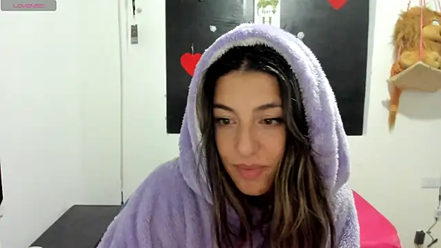 Snapshot of queen-natty chatting on 14, 1, 2025 queen-natty online show from 14, 1, 2025