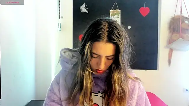 Snapshot of queen-natty chatting on 14, 1, 2025 queen-natty online show from 14, 1, 2025