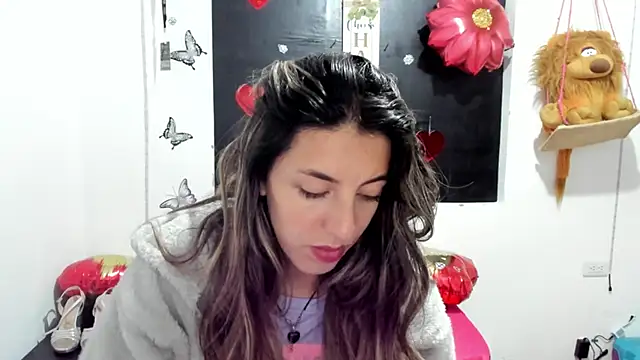 Snapshot of queen-natty chatting on 1, 3, 2025 queen-natty online show from 1, 3, 2025