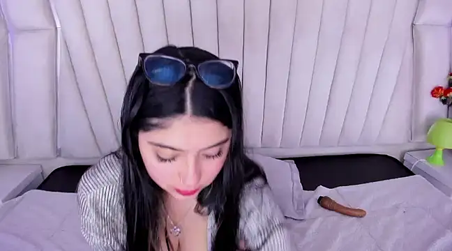 Lucy Anall  online show from 17, 12, 2024