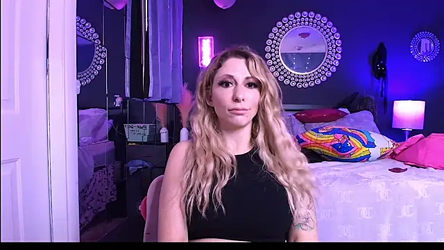 Snapshot of nextdoor_barbie chatting on 3, 1, 2025 nextdoor barbie online show from 3, 1, 2025