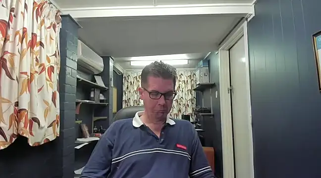 Snapshot of tilobinder chatting on 15, 12, 2024 tilobinder online show from 15, 12, 2024