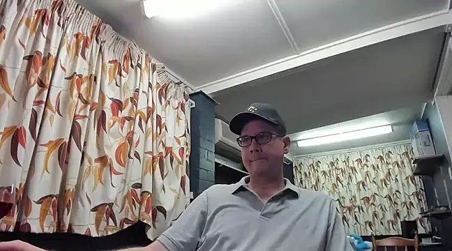 Snapshot of tilobinder chatting on 3, 3, 2025 tilobinder online show from 3, 3, 2025