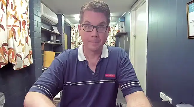 Snapshot of tilobinder chatting on 10, 3, 2025 tilobinder online show from 10, 3, 2025