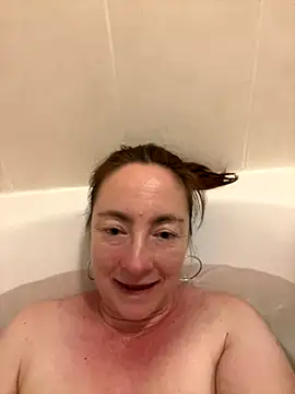 Snapshot of LouiseTswing chatting on 1, 12, 2024 LouiseTswing online show from 1, 12, 2024