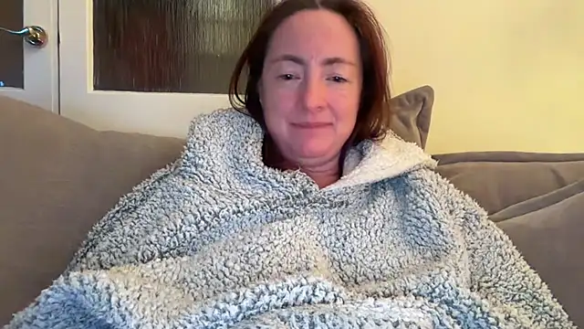 Snapshot of LouiseTswing chatting on 9, 12, 2024 LouiseTswing online show from 9, 12, 2024