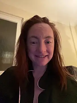 Snapshot of LouiseTswing chatting on 22, 12, 2024 LouiseTswing online show from 22, 12, 2024