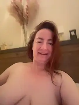 Snapshot of LouiseTswing chatting on 27, 2, 2026 LouiseTswing online show from 27, 2, 2026