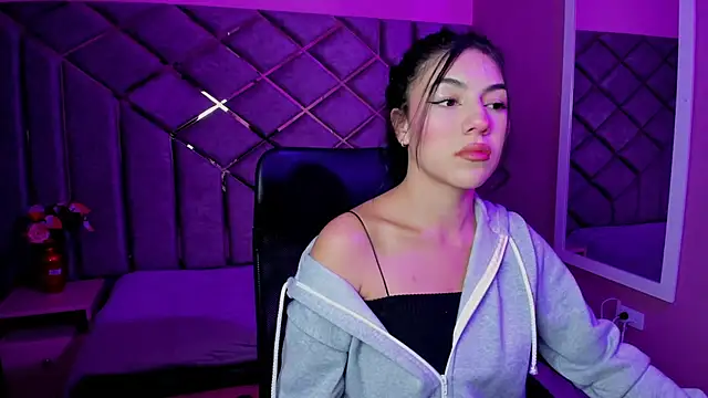 Poly Sasha  online show from 21, 11, 2025